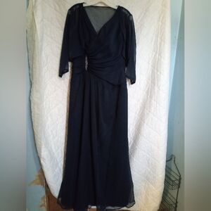 DaVinci Elegant Navy Long Sleeve Dress